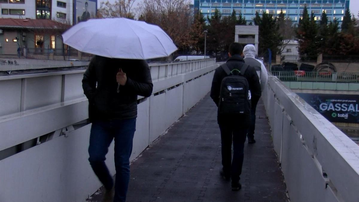 İstanbul'un bazı bölgelerinde yağmur etkili oldu