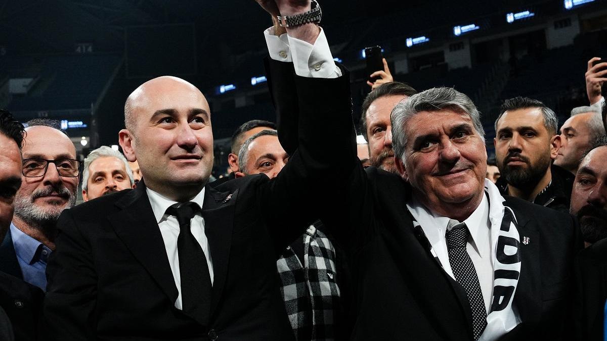 Son Dakika Spor Haberi | Beşiktaş başkan adayları Serdal Adalı ile Hüseyin Yücel, el ele üyeleri selamladı