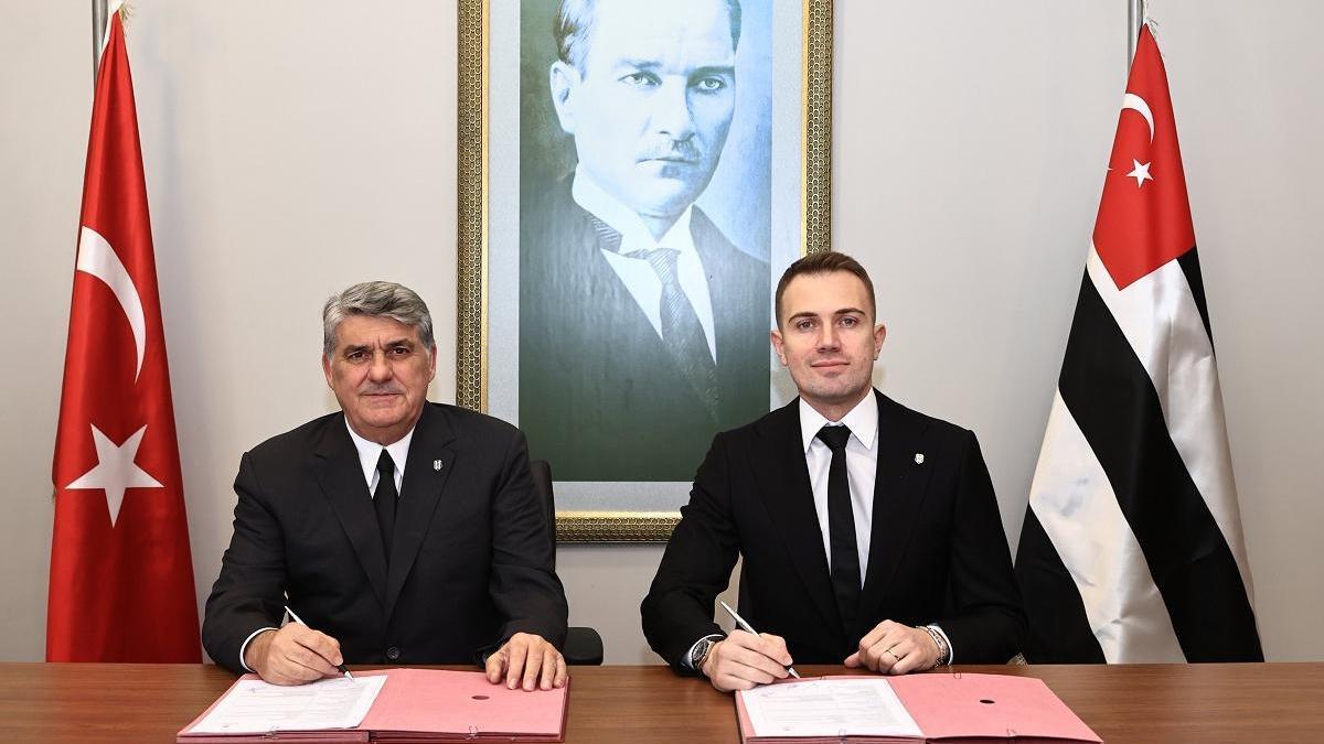 Son Dakika Spor Haberi | Beşiktaşta Mert Günok, imzayı attı