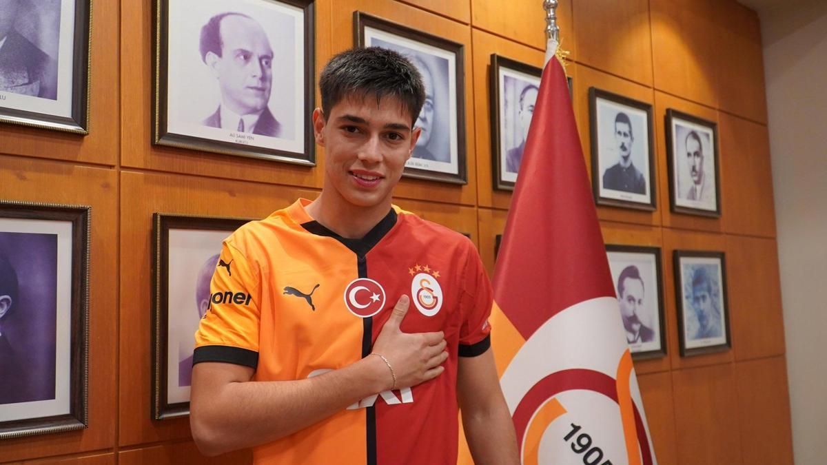 Galatasaray, 18 yaşındaki Berat Yılmaz'ın sözleşmesini uzattı!