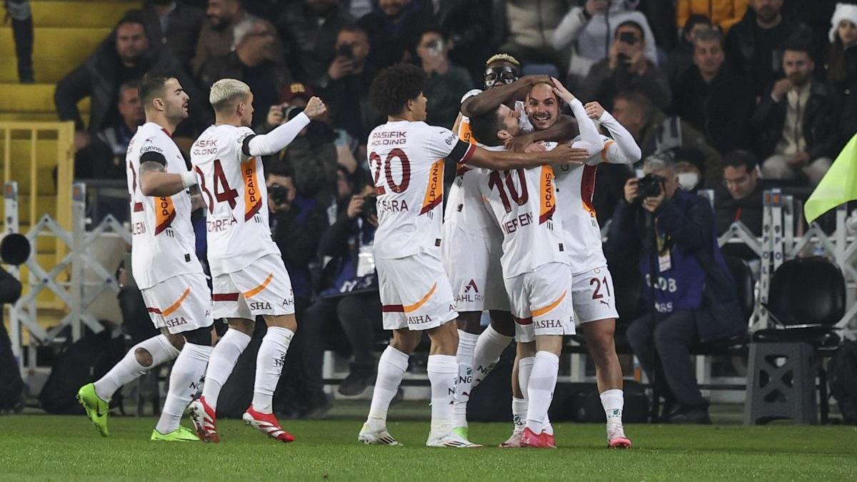 Gaziantep FK – Galatasaray Bein Sporst 1 Canlı | Aslan, Gaziantep deplasmanında | Lider Galatasaray, Trendyol Süper Lig’in 22. haftasında Gaziantep FK ile deplasmanda karşı karşıya geliyor. Müsabaka Bein Sports 1’den canlı yayınlanıyor. Galatasaray, Fenerbahçe’nin Çaykur Rizespor’u mağlup ettiği haftada 3 puanı almak istiyor. Gaziantep FK