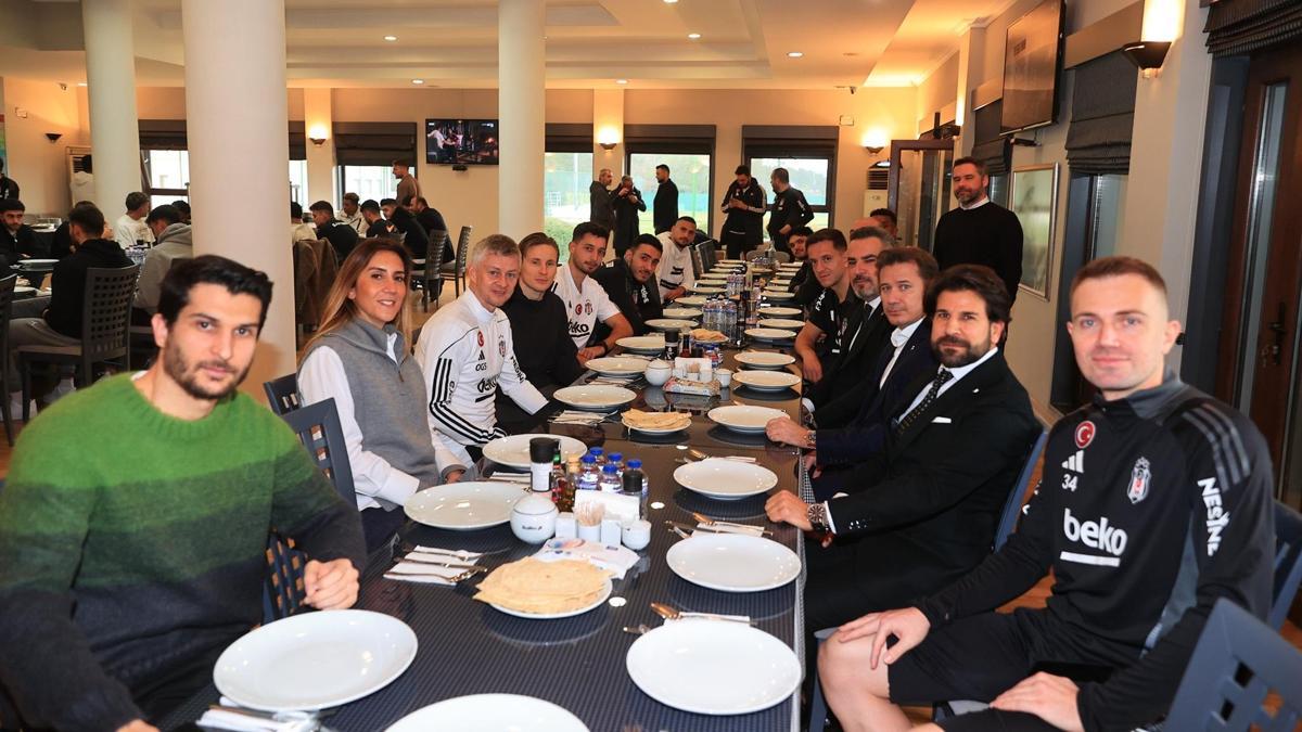 Beşiktaş’ta yönetim ve futbolcular yemekte buluştu!