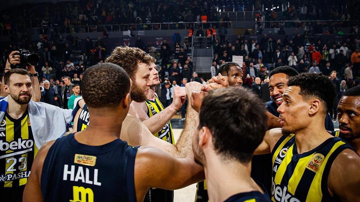 Son Dakika Spor Haberi | Fenerbahçe, derbide Galatasarayı geçti ve finalde Beşiktaşın rakibi oldu