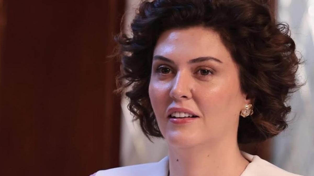 Kral Kaybederse Neslihan kimdir? İdil Yener kaç yaşında?