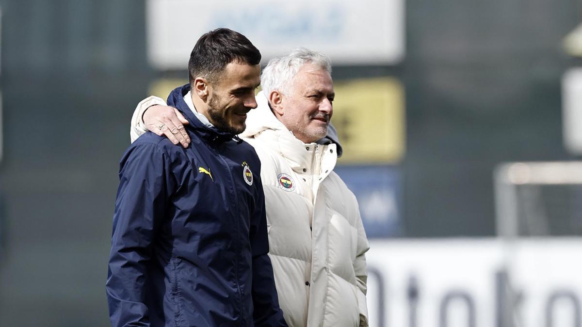 Jose Mourinho, Fenerbahçe'den ayrılan yıldızı geri istedi
