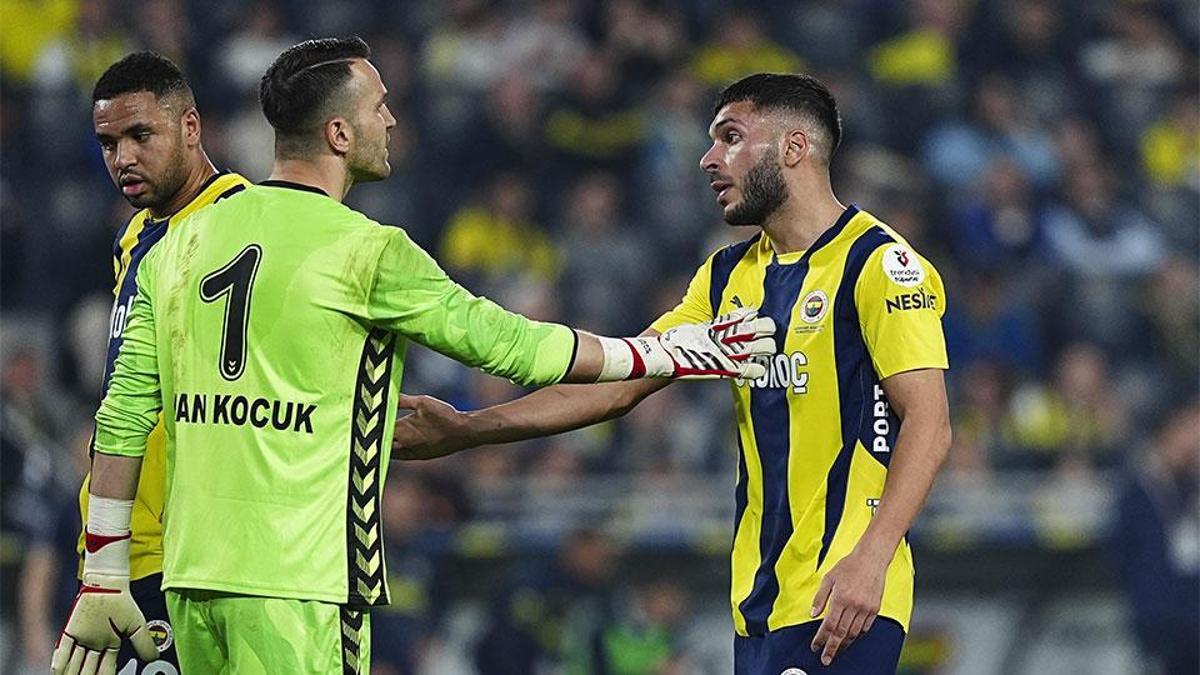 Okan Kocuk, Fenerbahçe maçında kalesine duvar ördü!