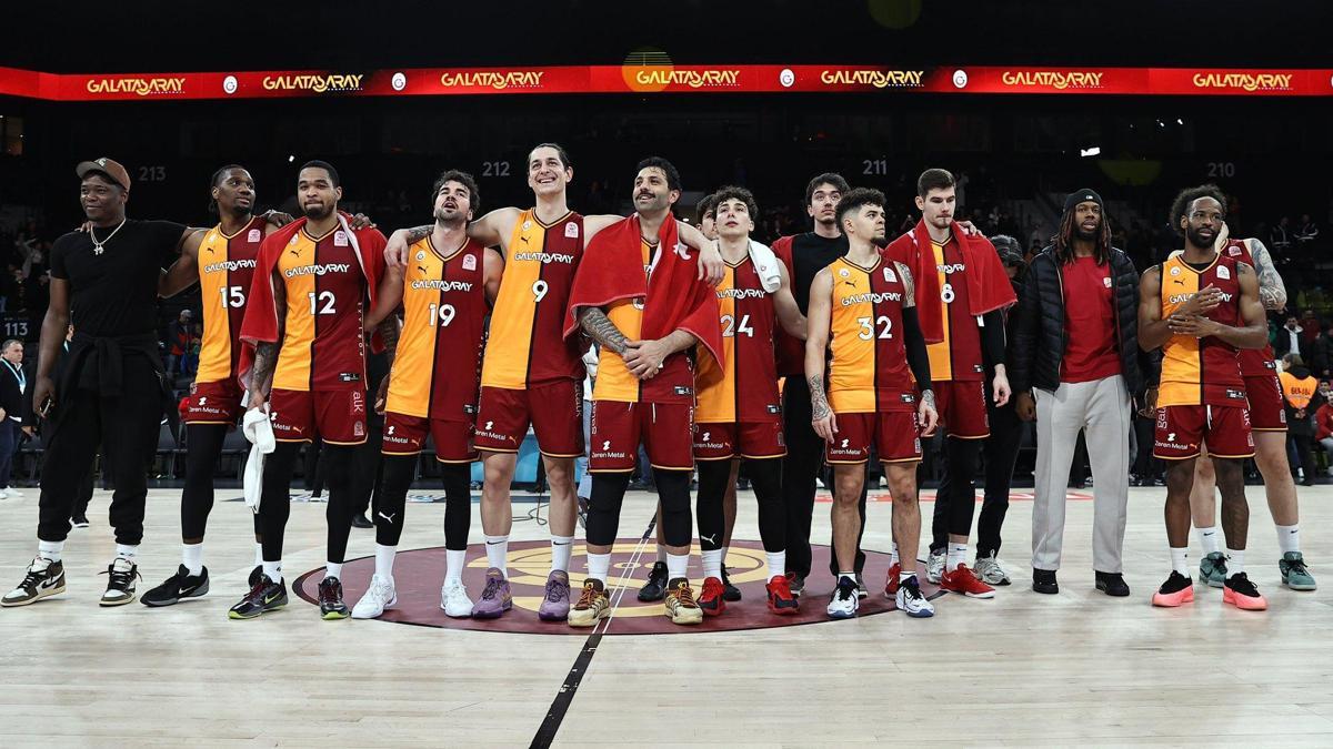 Galatasaray dörtlü final için parkede!