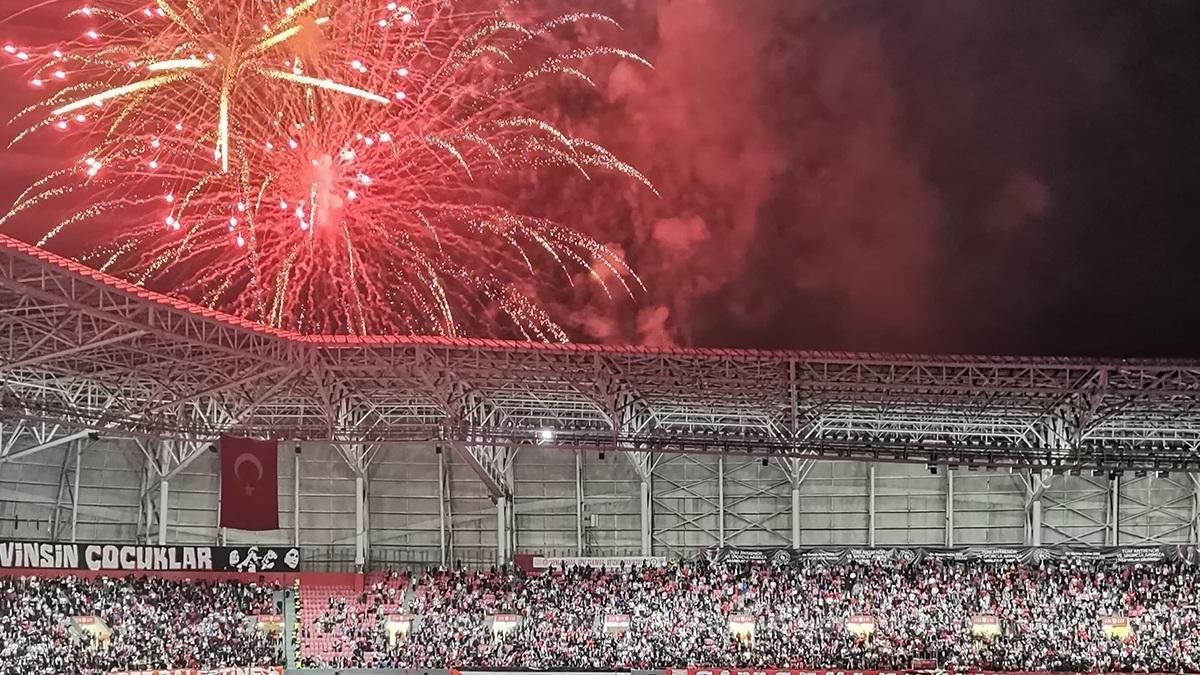 Samsunspor’da Avrupa coşkusu! Stadyumda kutlama yapıldı…