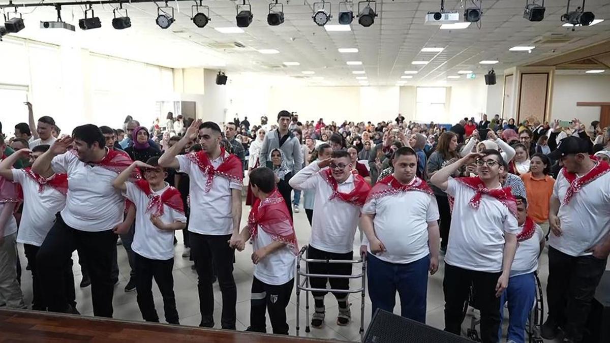 Engelli gençler temsili olarak askere uğurlandı