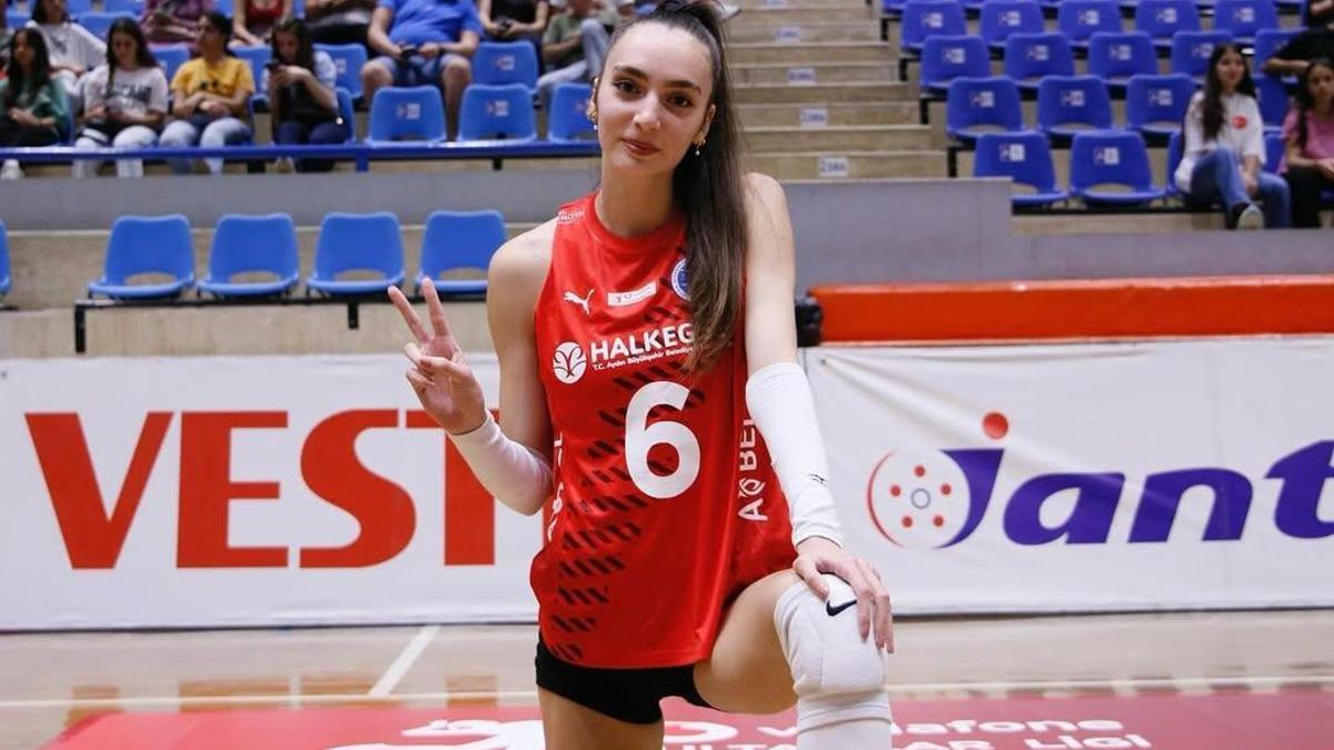 Berka Buse Özden Kimdir? Nereli ve Boyu Kaç? Milli Voleybolcu Berka Buse aslen nereli? Berka Buse’nin Hayatı ve Kariyeri!