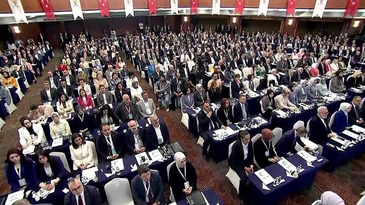 AK Parti kampa giriyor