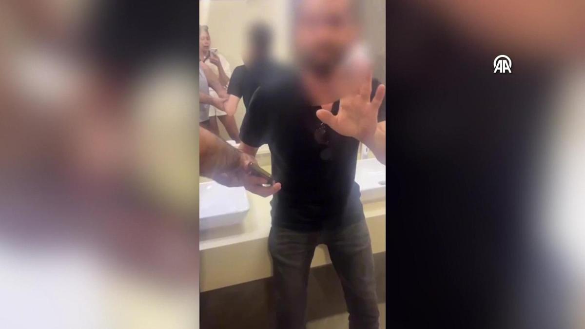 AVM'de mide bulandıran olay! Kadınlar tuvaletinde gizli çekim yapan sapık yakalandı