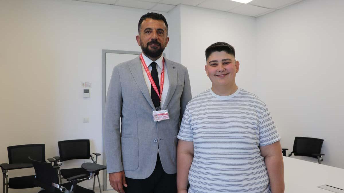 Mucizevi Bir Dönüşüm: 17 Yaşındaki Öğrenci 6 Ayda 30 Kilo Vererek Hayata Yeniden Başladı!