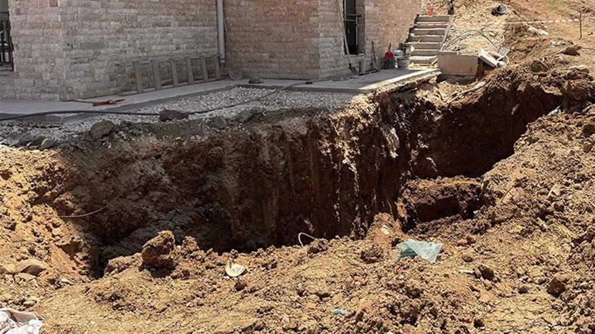 Hatay'da göçük altında kalan 2 işçi öldü
