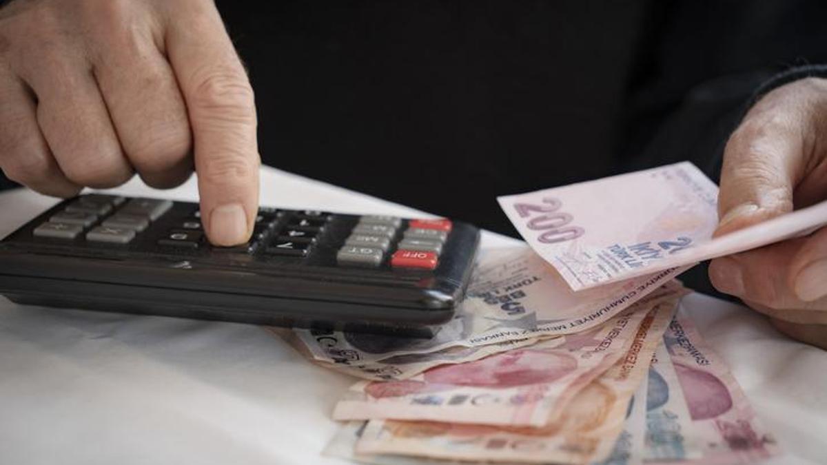 Memur ve emeklinin gözü perşembe gününde: Ne kadar zam öngörülüyor?