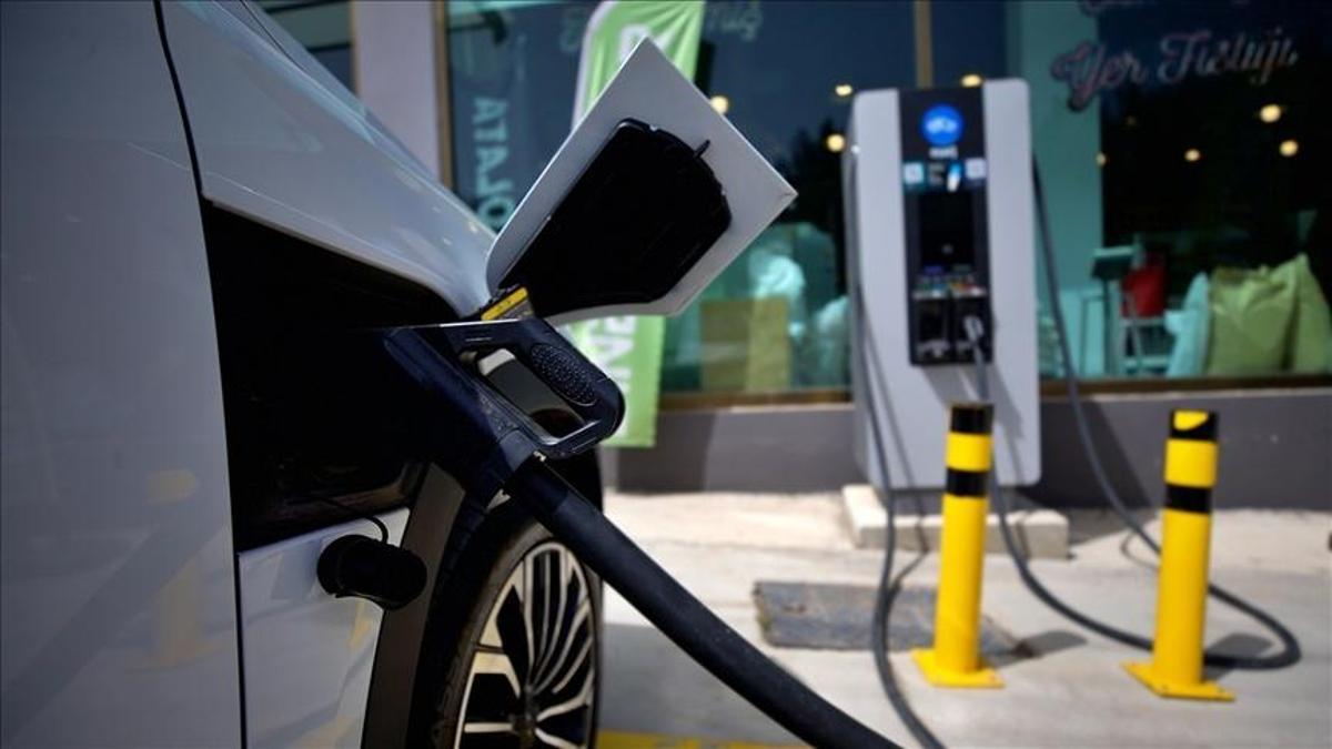 Türkiye'de elektrikli araç şarj altyapısı büyümeye devam ediyor