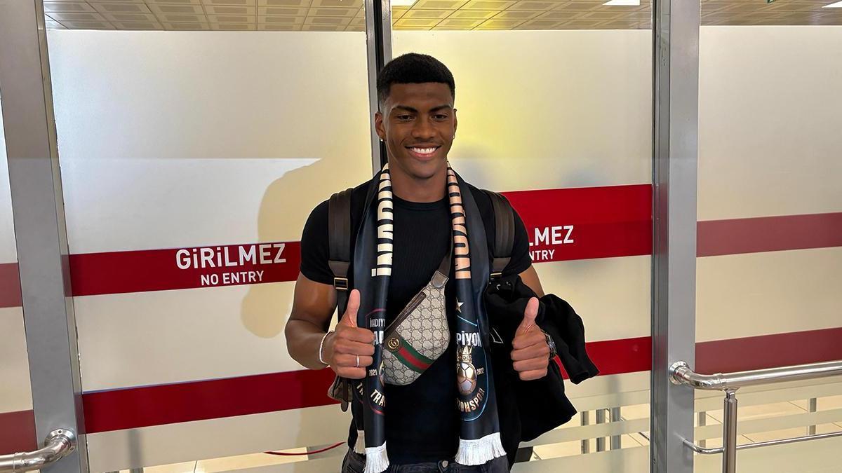Trabzonspor’un yeni transferi Felipe Augusto Trabzona geldi