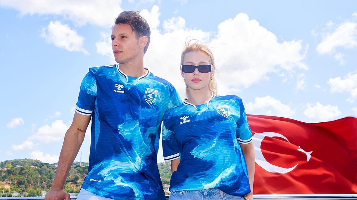Samsunspor, Atatürk ve Karadeniz temalı yeni formasını tanıttı