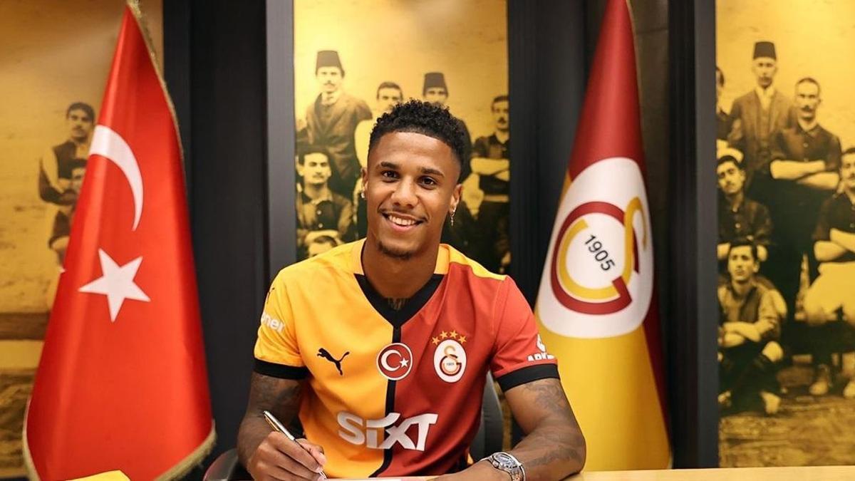 Son Dakika Spor Haberi | Galatasarayda Ismail Jakobs, resmen imzaladı