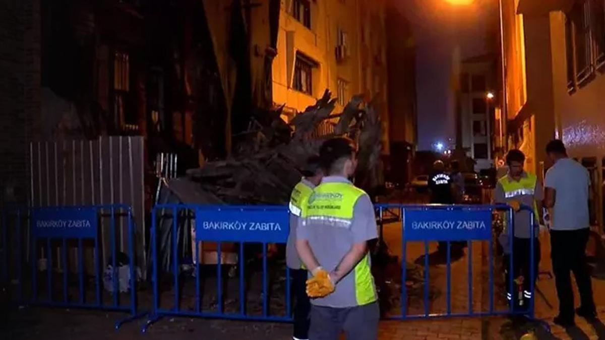 Bakırköy’de 100 yıllık tarihi bina çöktü!