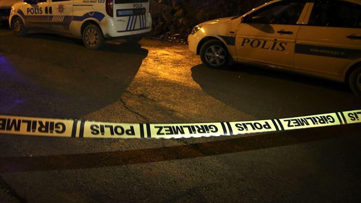 İzmir'de kan donduran olay: Cinnet getiren anne, 2 ve 3 yaşındaki kızlarını bıçakladı, kendi canına kıydı