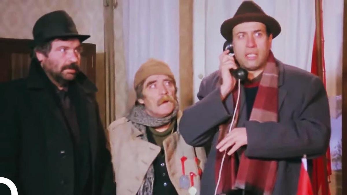 Deli Deli Küpeli filmi oyuncuları kimler? Deli Deli Küpeli konusu nedir, ne zaman çekildi?