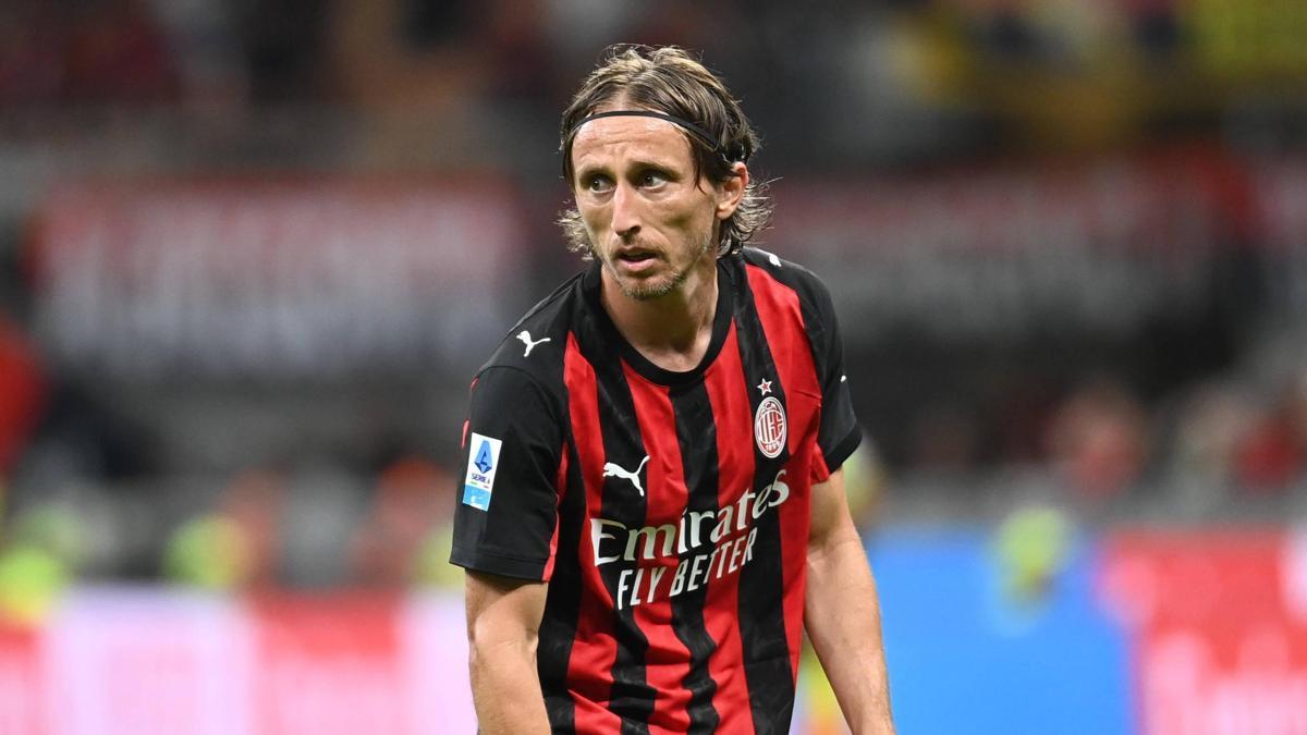 Milan’ın yeni yıldızı Luka Modric, Serie A macerasına mağlubiyetle başladı