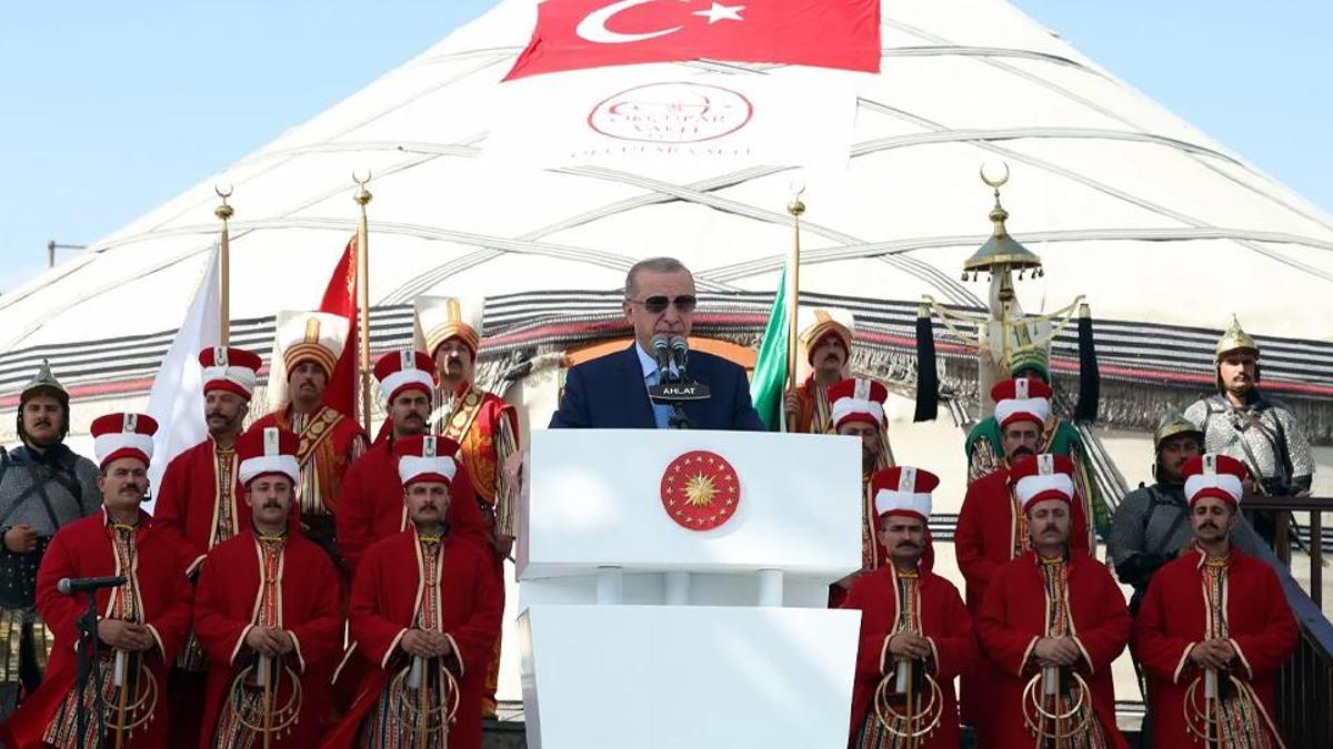 Malazgirt Zaferi'nin 954'üncü yıl dönümü: Cumhurbaşkanlığı Kabinesi Ahlat'ta toplanıyor