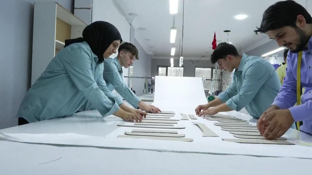 Eğitimle işbirliği: Öğrenciler hem kazanıyor hem çalışıyor