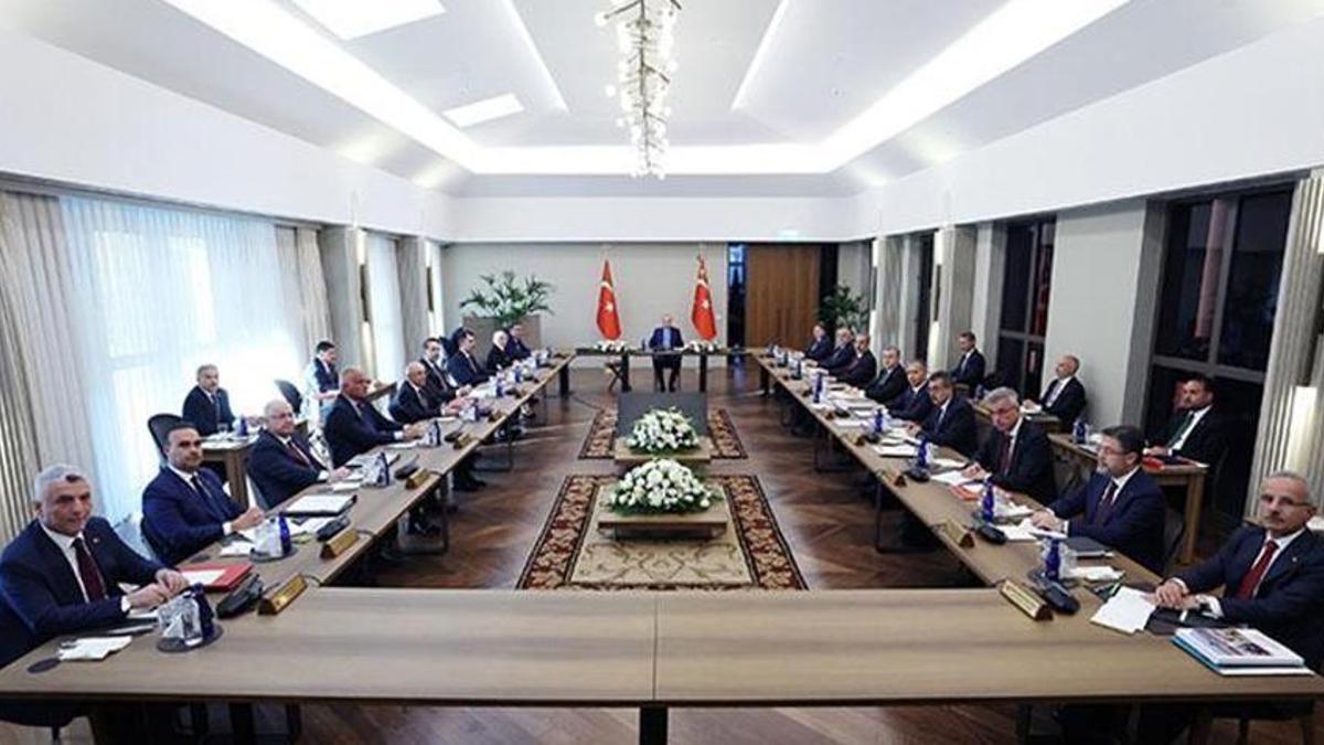 Kabine toplantısı, Cumhurbaşkanı Erdoğan başkanlığında Ahlat'ta başladı