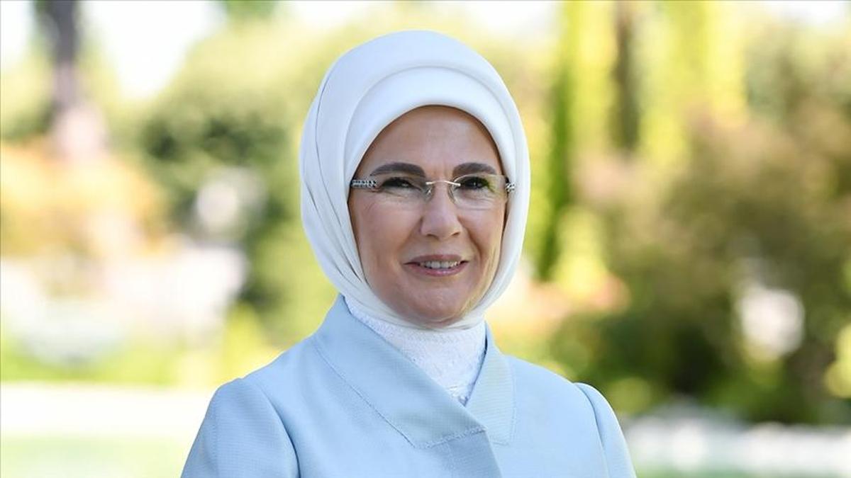 Emine Erdoğan'dan Malazgirt mesajı: Milletimizin azim ve imanla kazandığı zafer