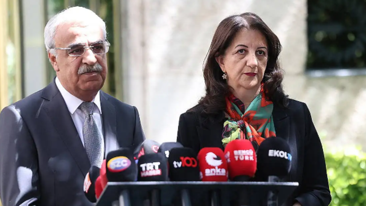 DEM Parti heyeti İmralı'ya gitti