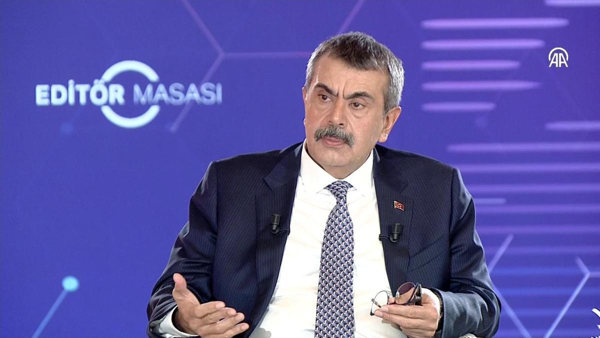 Bakan Tekin'den okullarda 'zorunlu bağış' tartışması ve kıyafet açıklaması