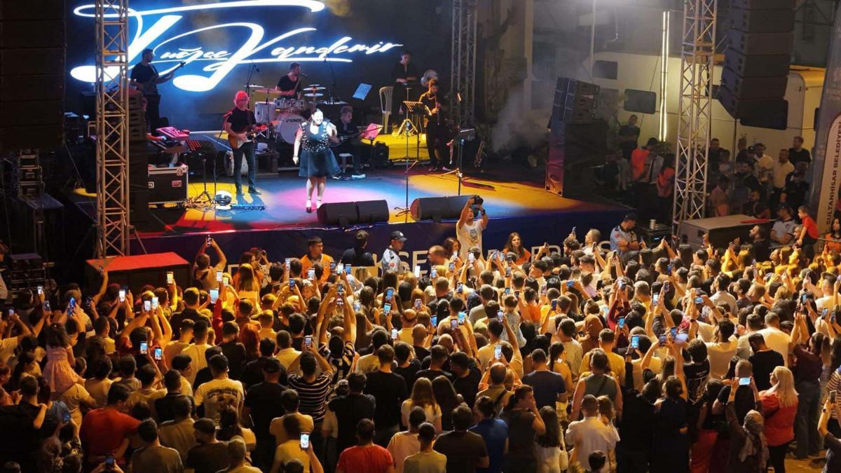 Aydın Atça'da coşkulu kutlama