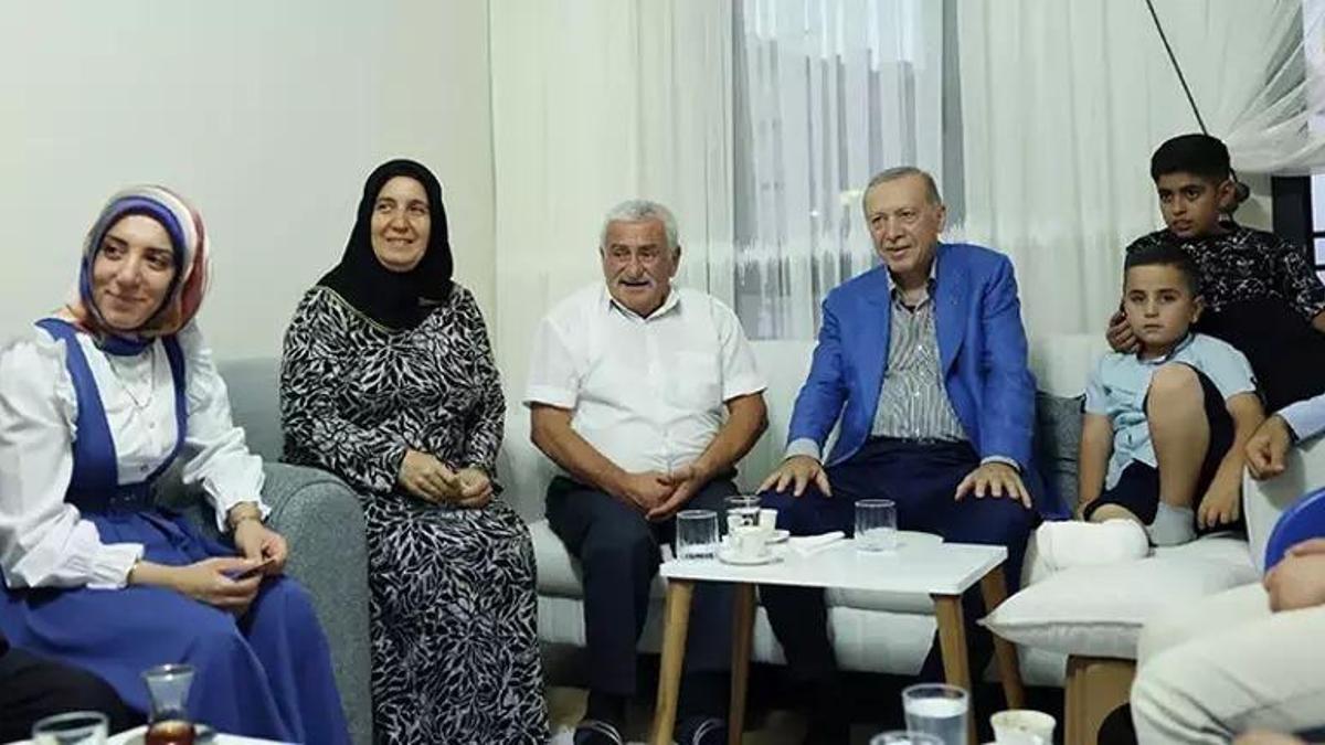 Cumhurbaşkanı Erdoğan, Malatyada depremzede aileyi ziyaret etti