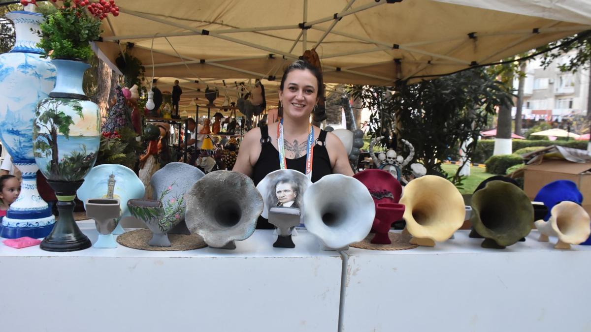 Hatay'dan İzmir'e gelen depremzede, çömlek sanatıyla yaşama yeniden bağlandı