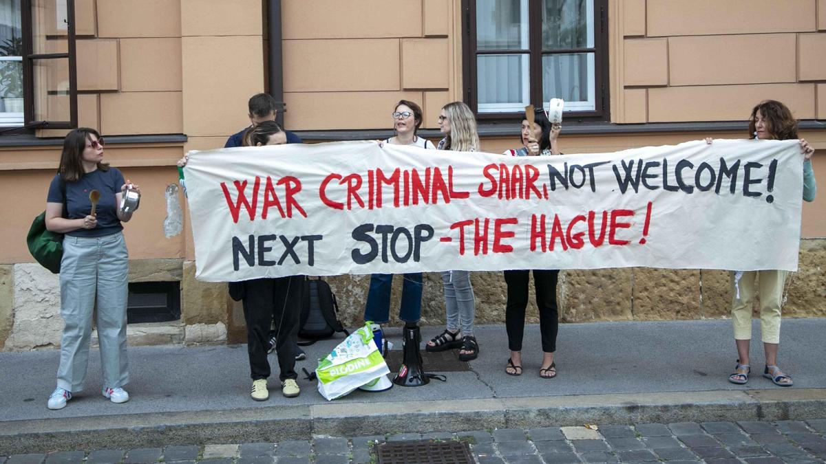 İsrail Dışişleri Bakanı Saar'a Hırvatistan'da protesto ile karşılama: Savaş suçlusu, hoş gelmedin