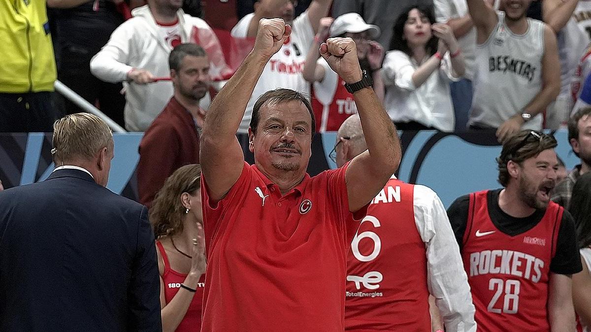Ergin Ataman, Yunanistan maçı için Riga'ya ek sefer istedi!