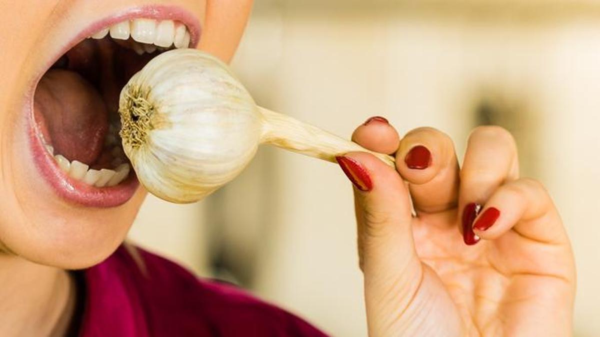 Sarımsak Kokusu Nasıl Geçer? Ağızda Sarımsak Kokusu Nasıl Giderilir?
