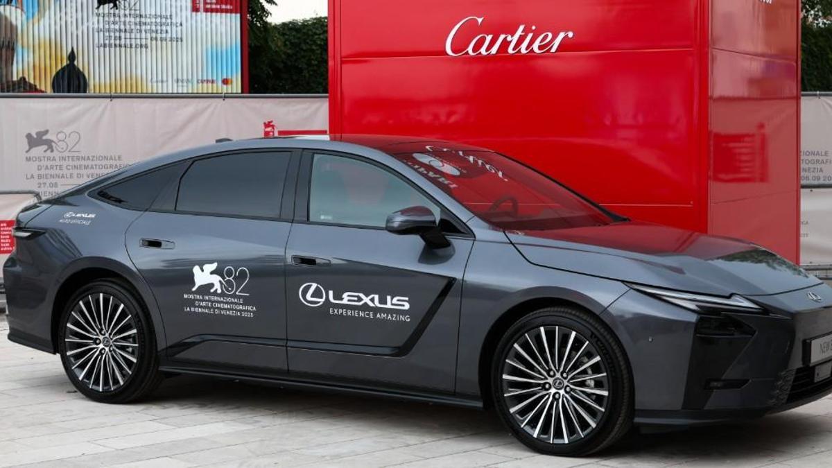 Yeni Lexus ES Sedan, 82. Venedik Film Festivalinde