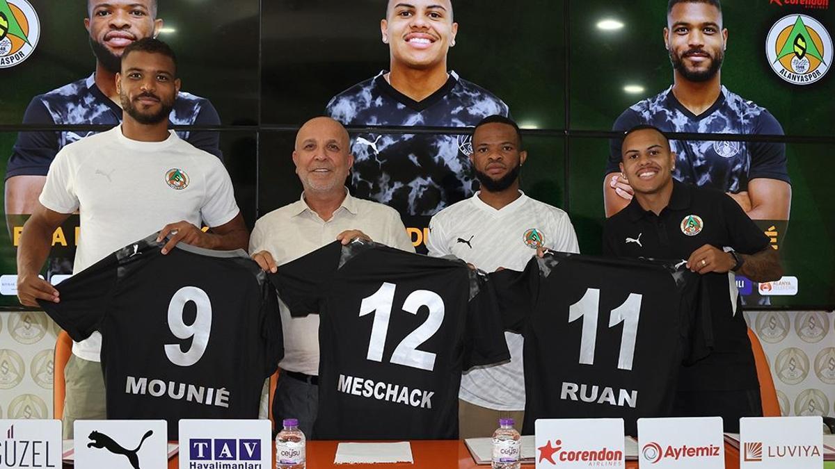 Alanyasporda 3 transfer birden