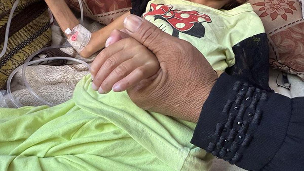 Bombalar, açlık, hastalık... İsrail ablukasındaki Gazze'de can kaybı son 24 saatte 38 artarak 64 bin 756'ya çıktı