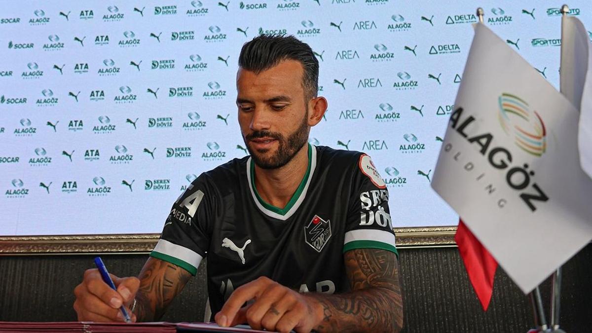 Güray Vural, 1. Lig ekibine imza attı