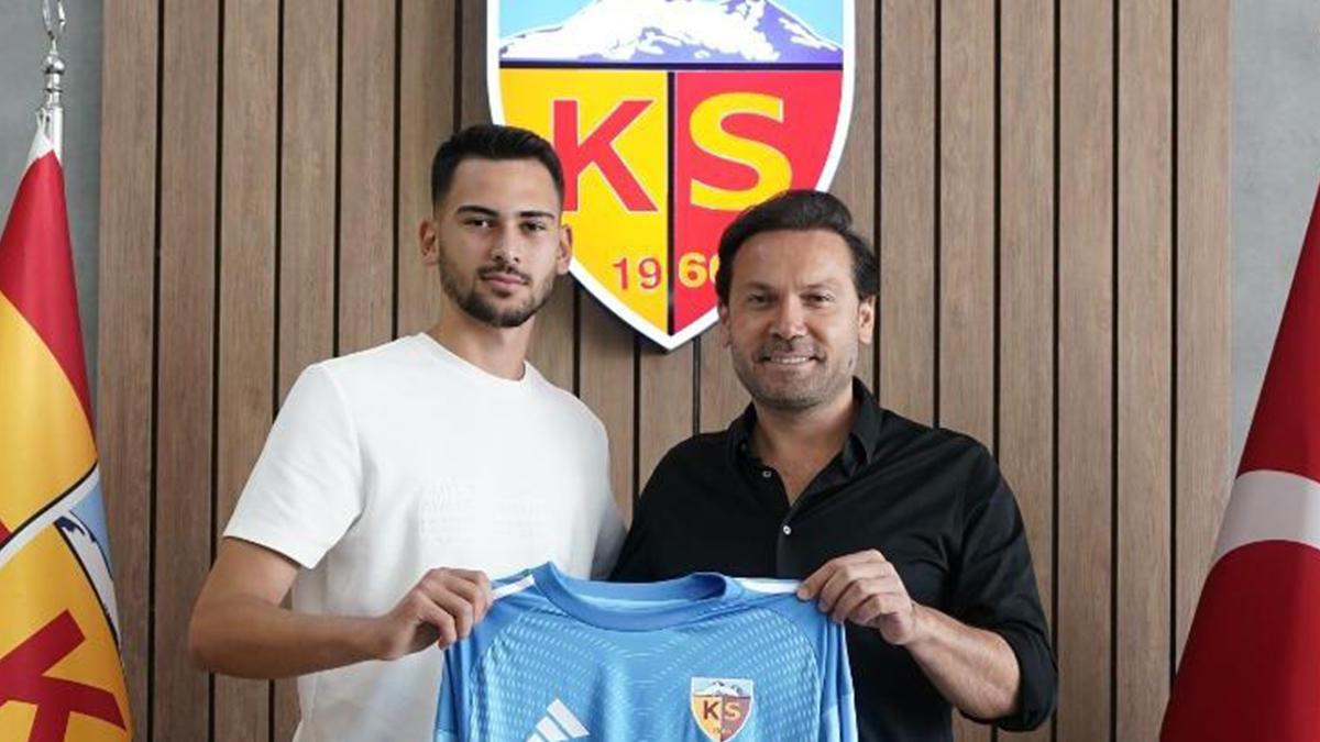 Kayserispor'un yeni transferi Deniz Dönmezer, 3 yıllık sözleşme imzaladı