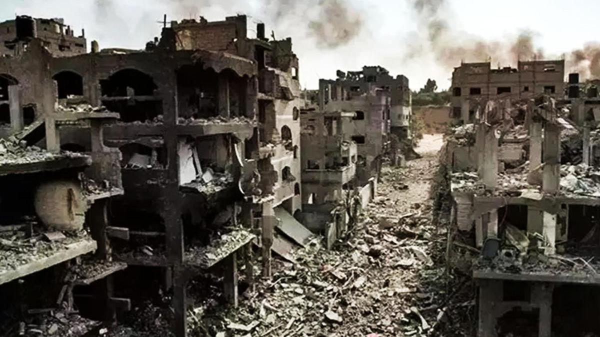 İsrail, Gazzede UNRWAya ait 10 binayı hedef aldı