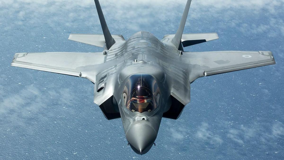 Polonya semalarında İngiliz savaş uçakları göreve başlıyor