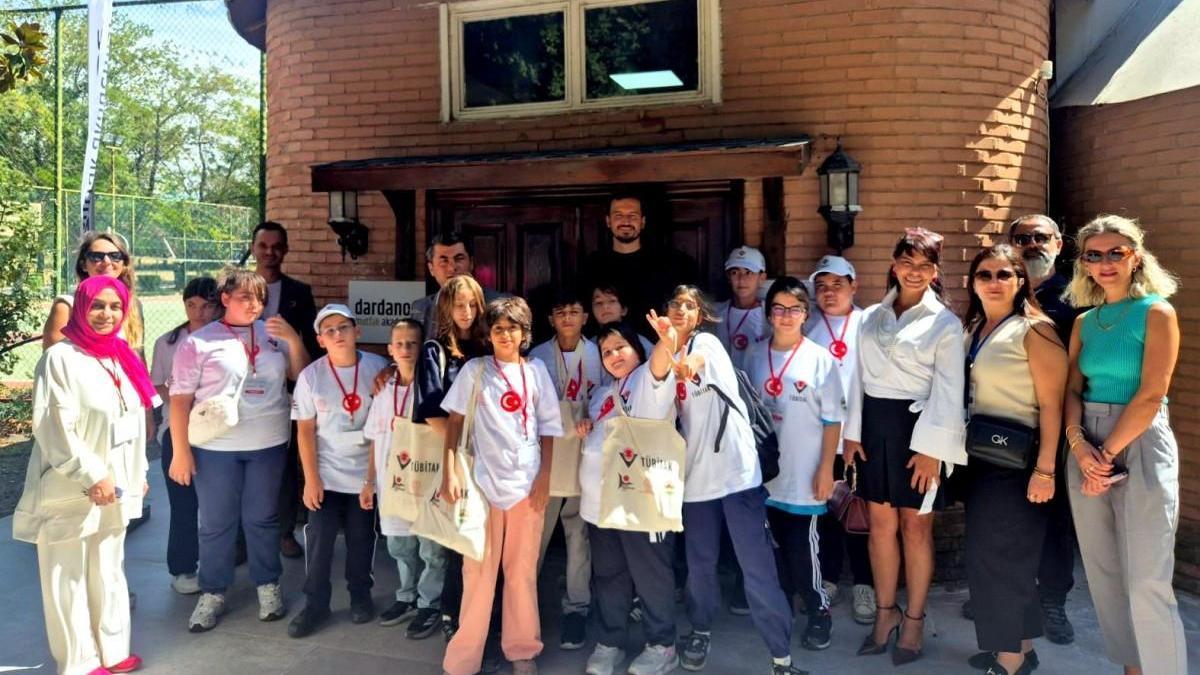 ÇOMÜ'de çocuklara yönelik renkli makarna atölyesi etkinliği düzenlendi