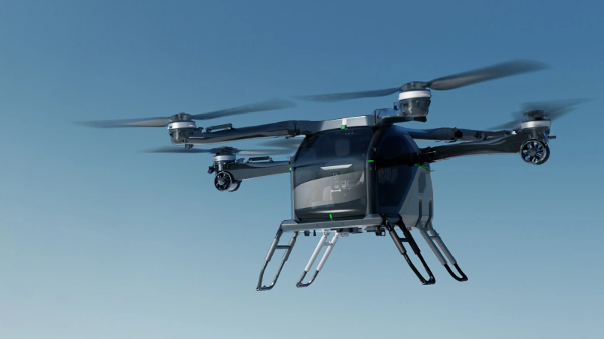 Çinde uçan arabalar havada çarpıştı: Yere düşerek alev aldı!