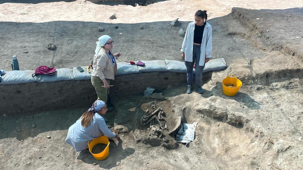 Küllüoba kazılarında 5 bin yıl öncesine ait mezarlar bulundu; 4ü şiddete bağlı, 2si veremden ölmüş