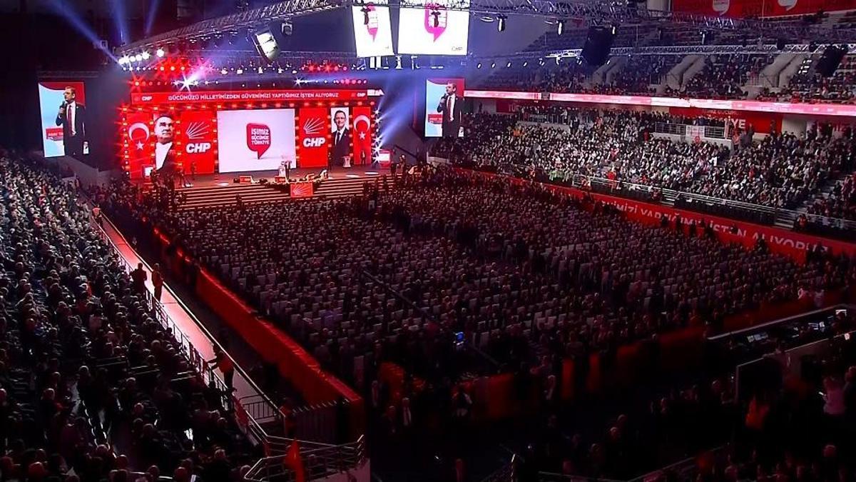 CHP'de kurultay günü: Özel tek aday, Kılıçdaroğlu katılacak mı?